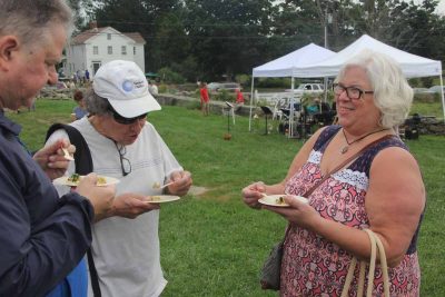 The free samples were very popular.