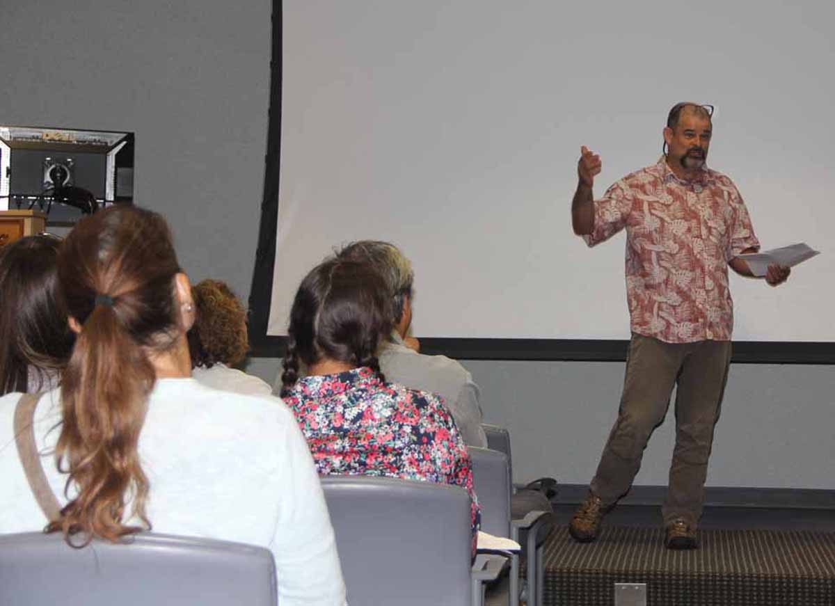 Long Island Soundkeeper Bill Lucey gave the keynote address at the forum.
