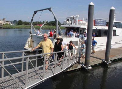 Passengers get off the vessel after the two-hour workshop.
